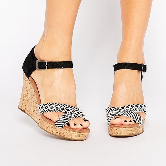 toms black wedge sandals